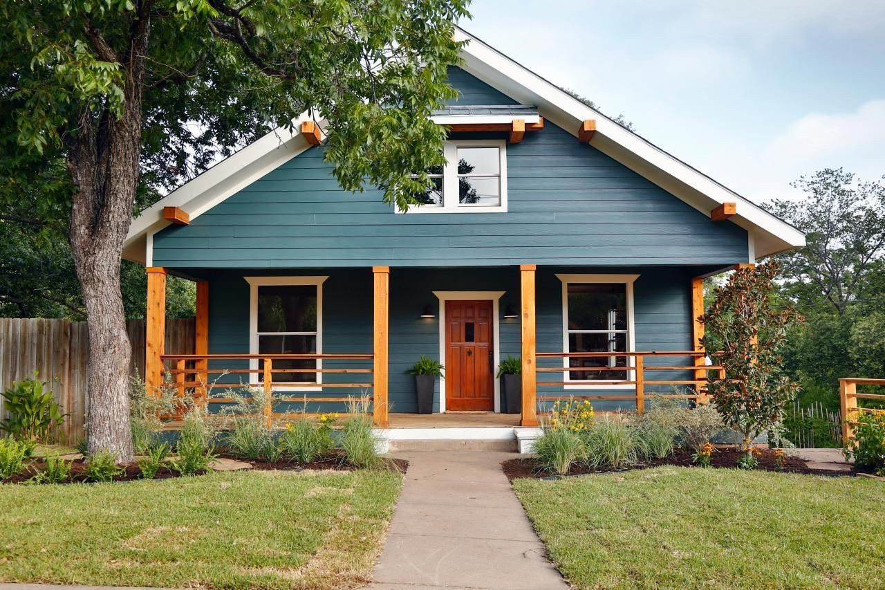 Craftsman exterior in blue