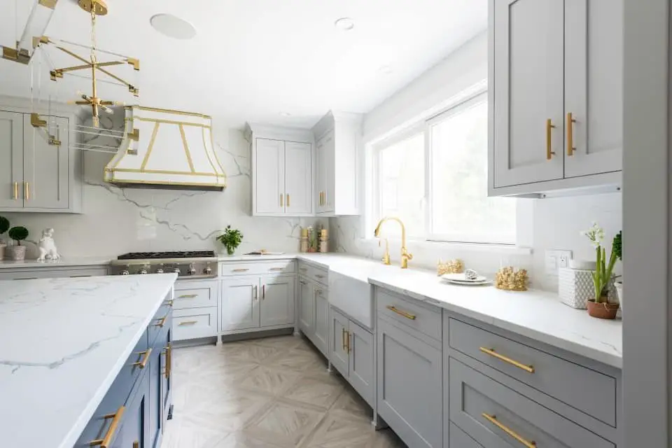 Carrara marble backsplash