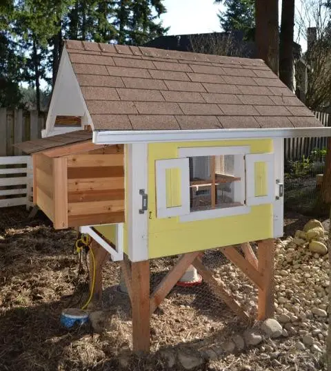 Simple Upcycled Chicken Coop Free Plan