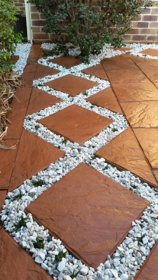 White gravel and mondo grass