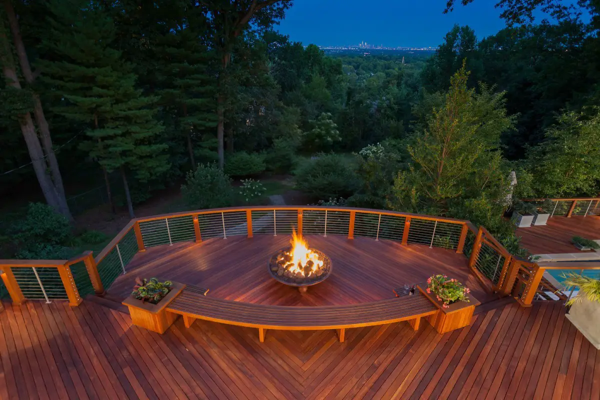 Reddish Brown Deck, Organic and Flowy