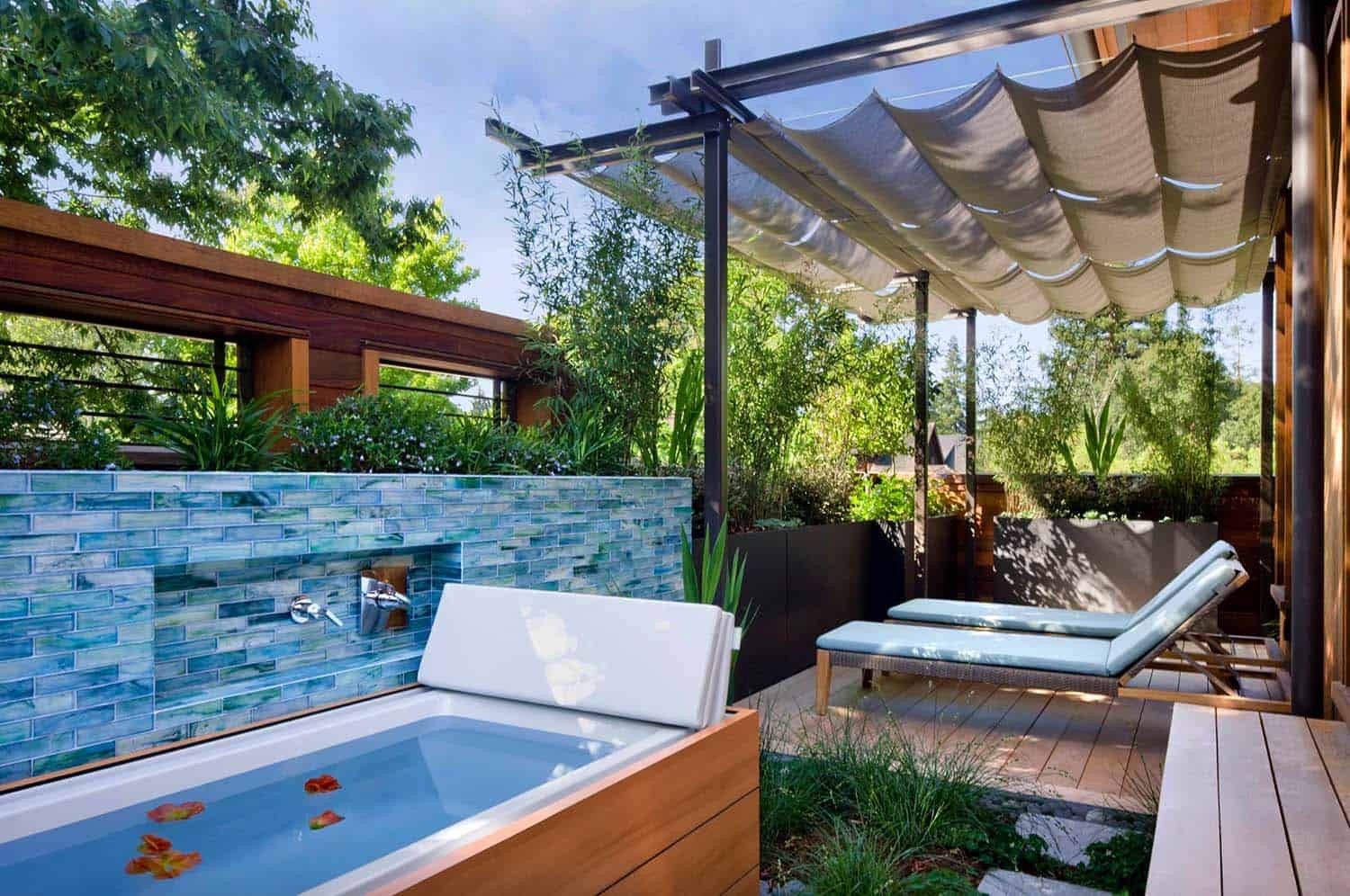 Try Incorporating a Sophisticated Hot Tub in Your Backyard