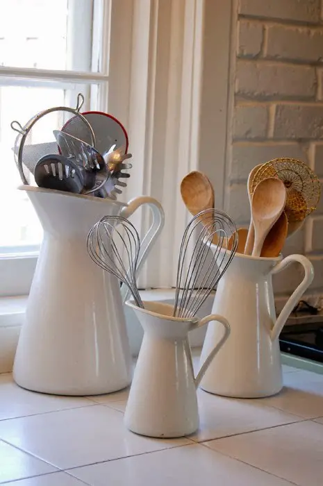 These vases will help you store your kitchen utensils