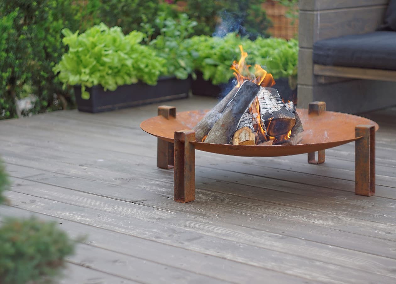 Steel fire pit