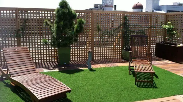 Rooftop/patio lattice fence