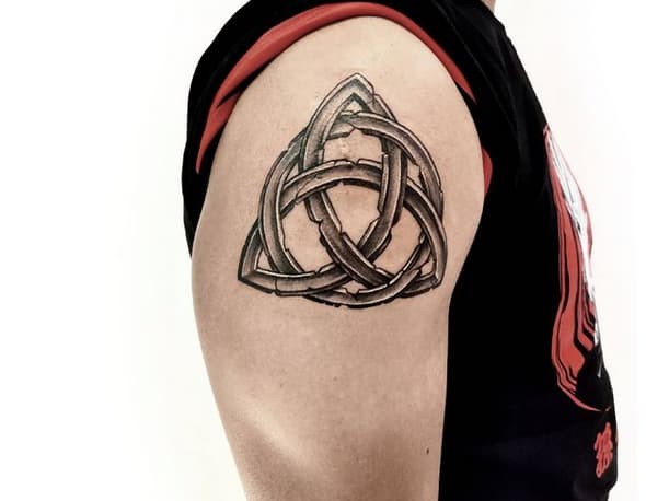 23) Celtic knot tattoo