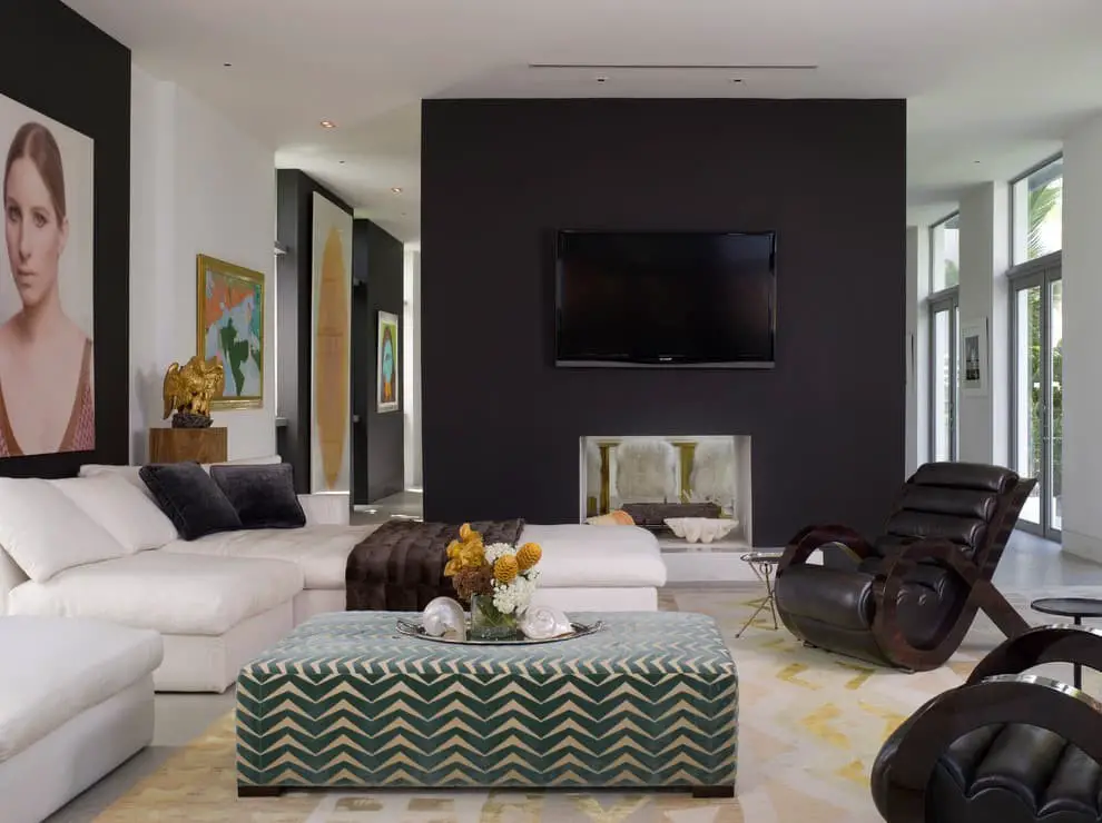 Black accent half wall