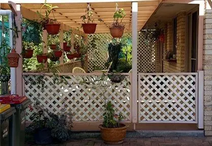 Rooftop/patio lattice fence