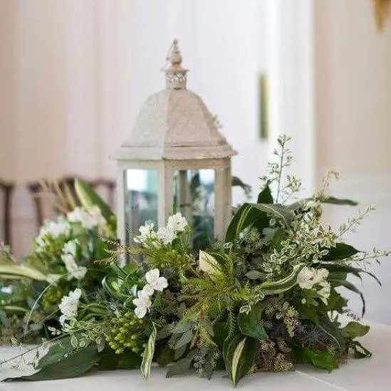 Best Elegant Christmas Centerpieces & Designs