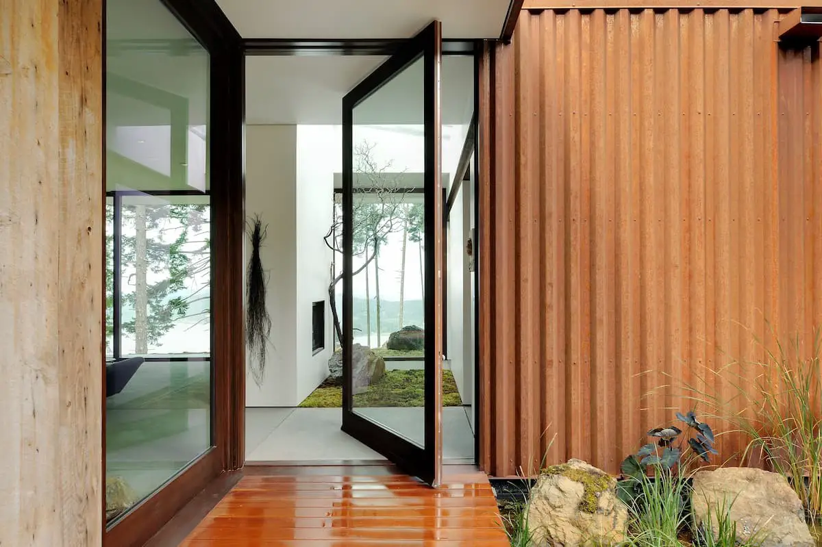 Pivot doors