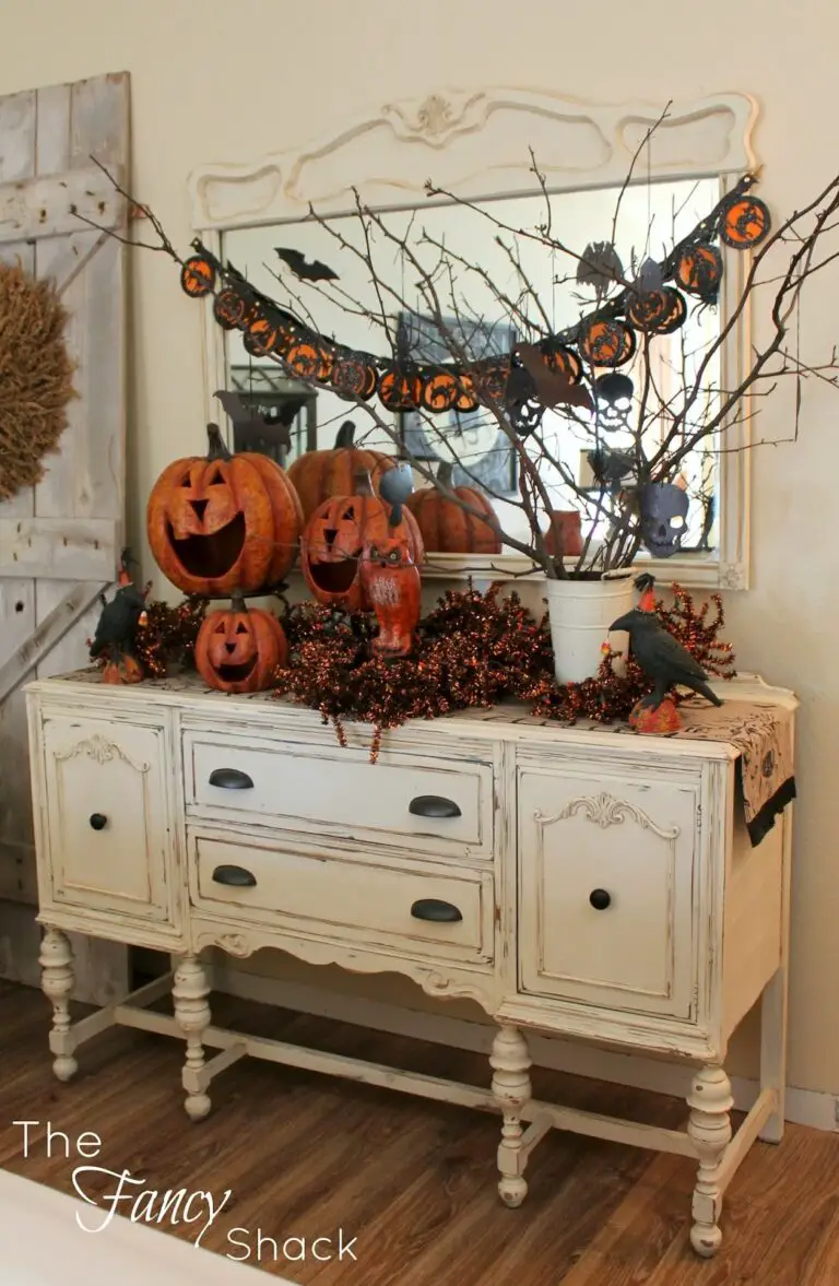 35+ Spooky Vintage Halloween Decoration Ideas