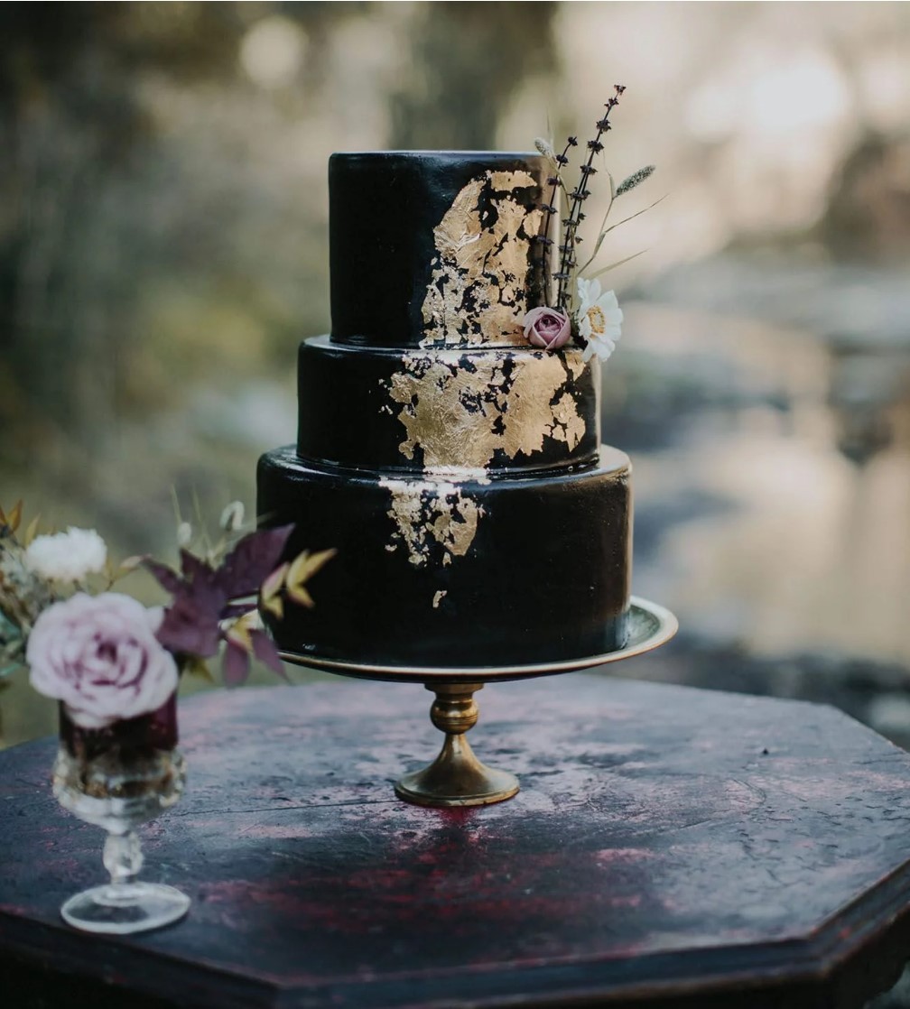 Add a touch of gold to the black cake