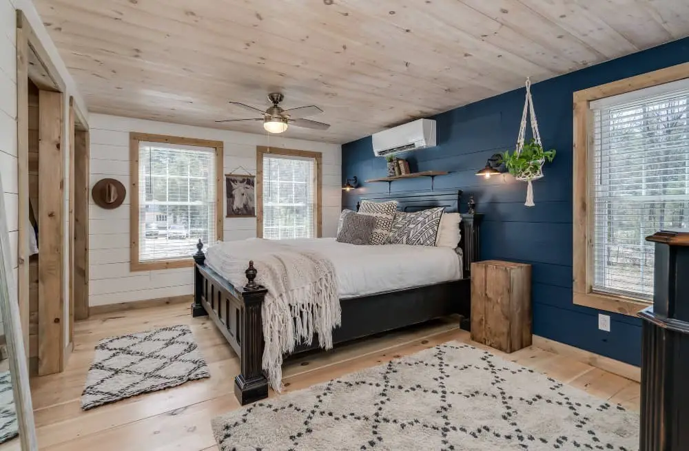 Farmhouse bedroom accent wall ideas.