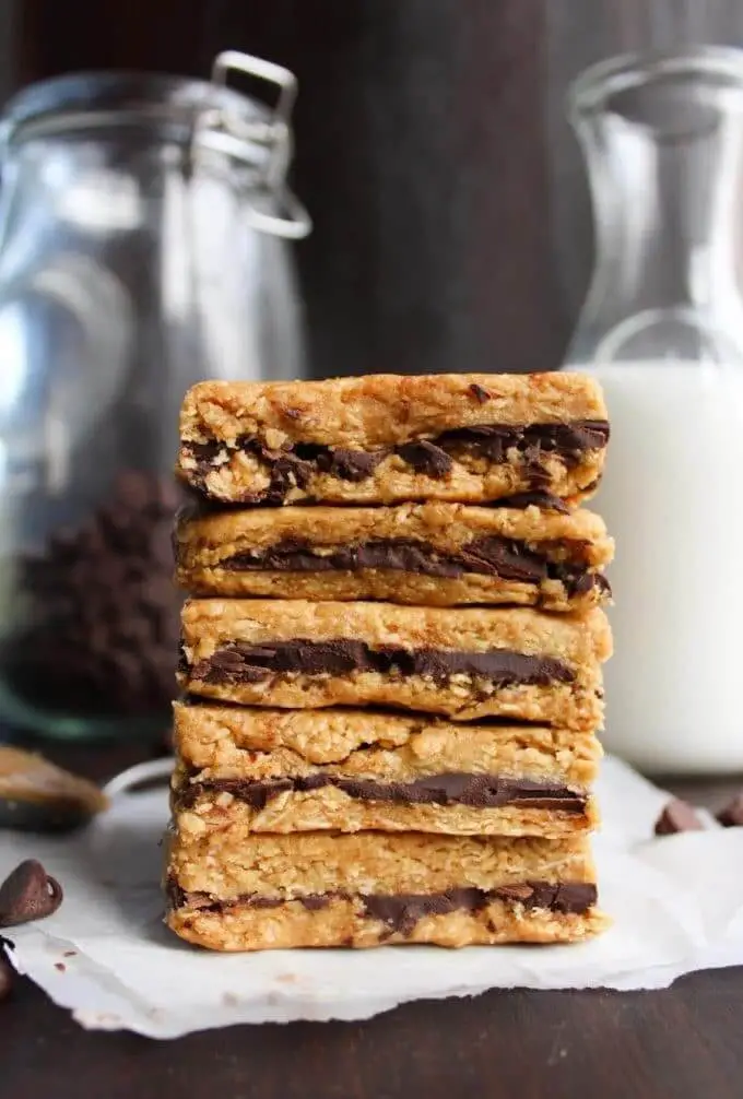 Peanut Butter Chocolate Oat Bars