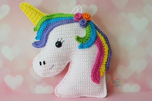 Unicorn Kawaii cuddler