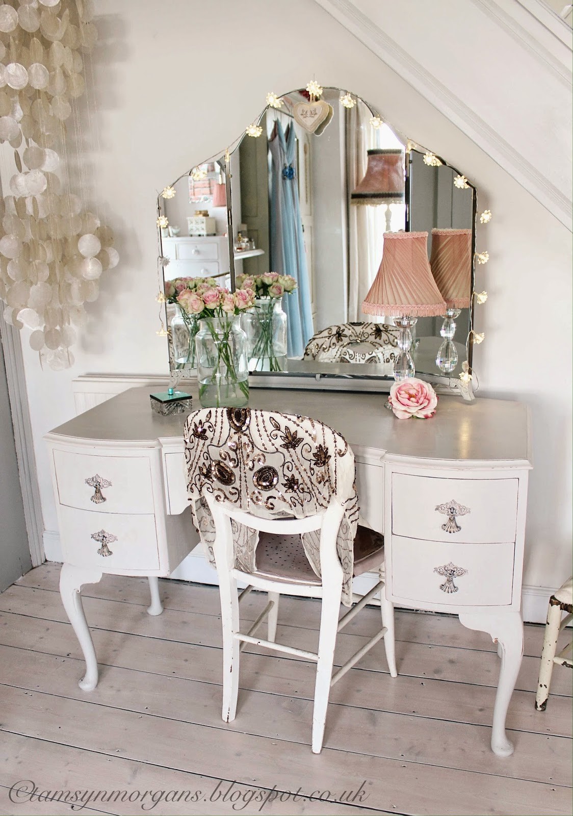 #6. Vintage dressing table with triptych mirrors