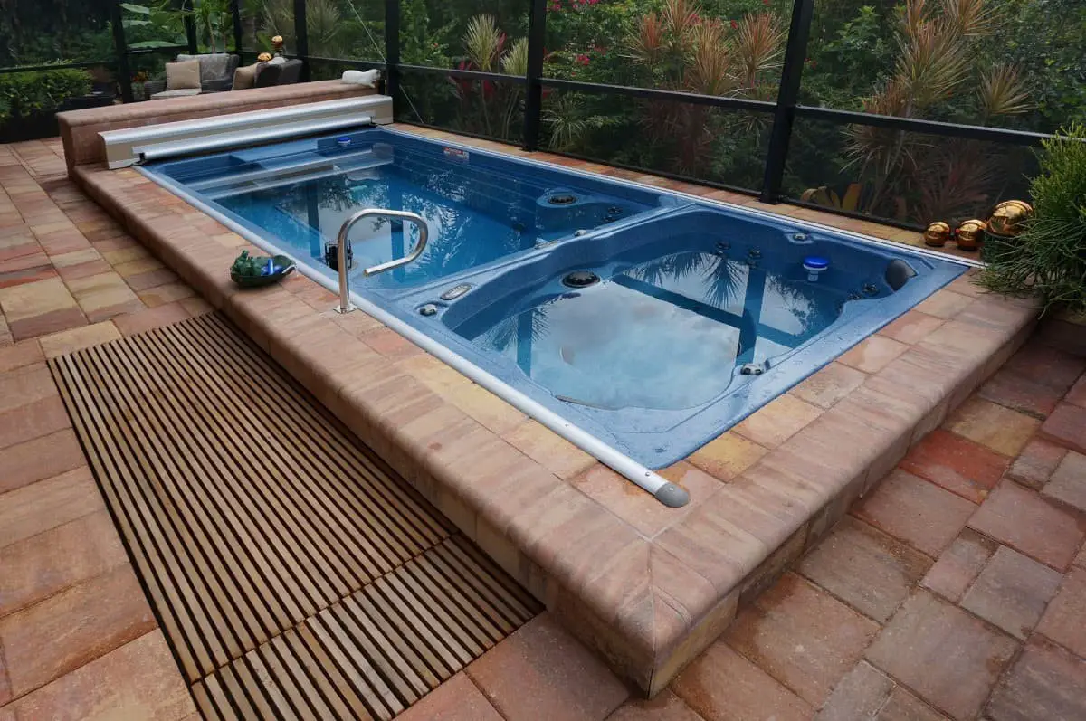 Tiled hot tub