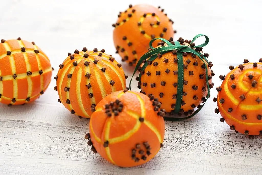 Aromatherapy Benefits of Citrus Pomander Balls