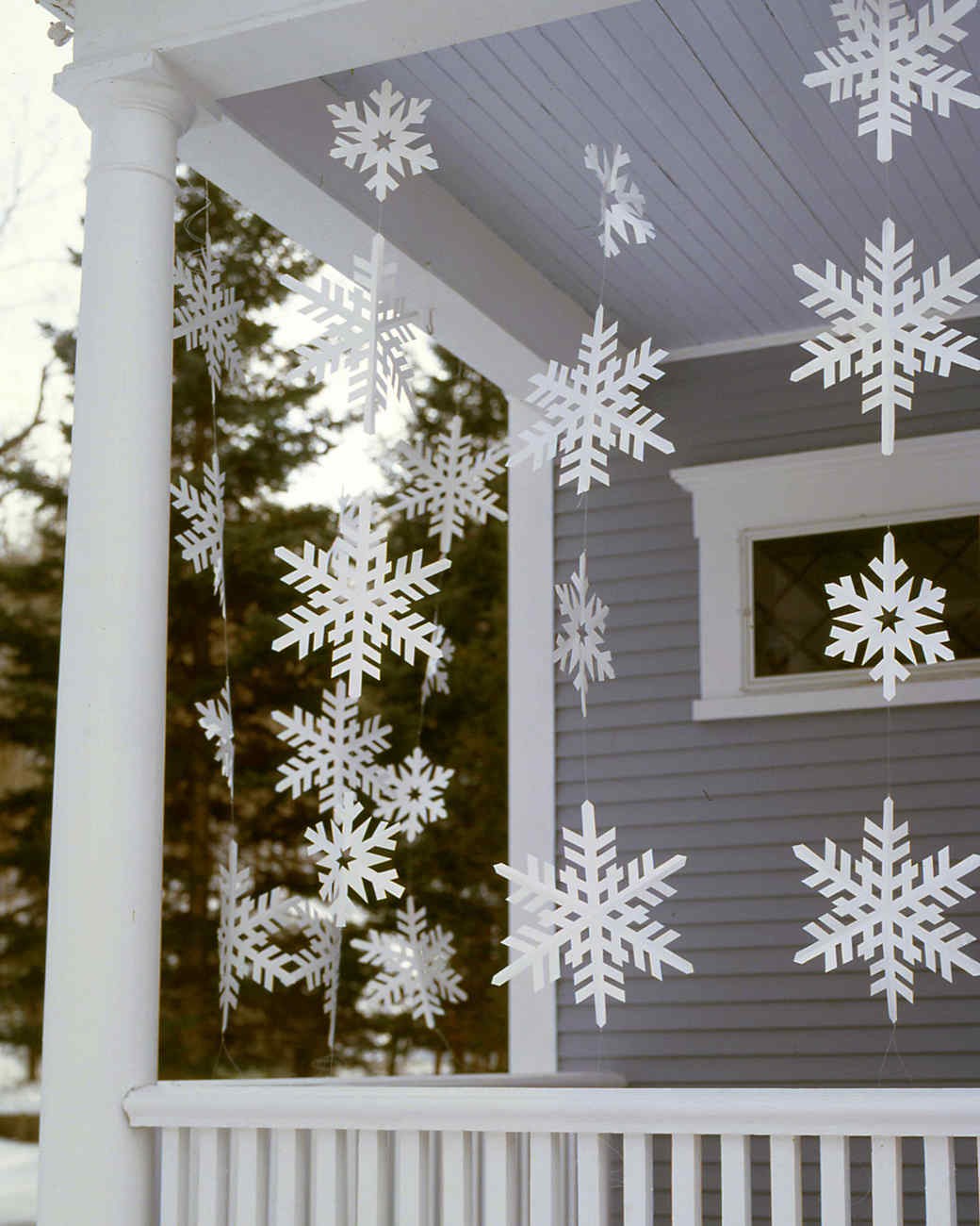 Frosty paper banners