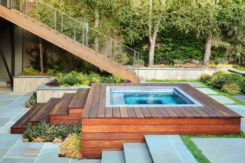 Urban hot tub deck design