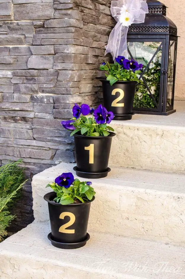 House number from Flower Pots