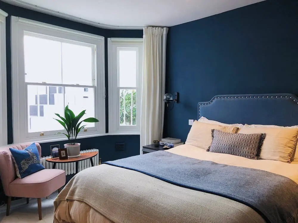 Bedroom with blue accent wall ideas.