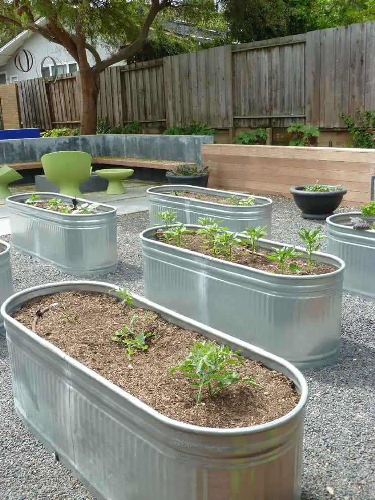 Raised galvanized garden bed