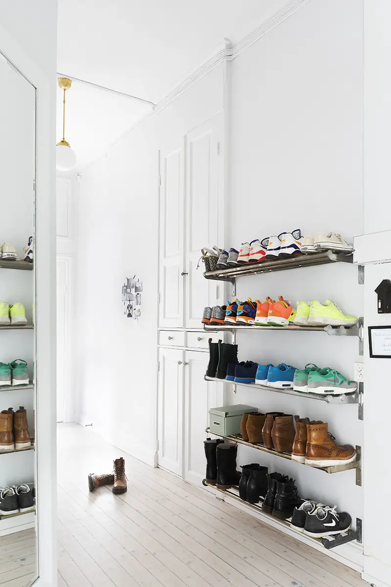 2). Wall-mounted shoe rack