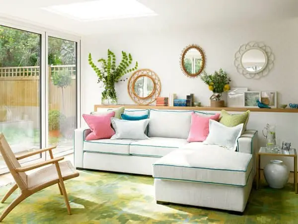 25+ Beautiful White Couch Living Room Ideas And Designs (With Photos)