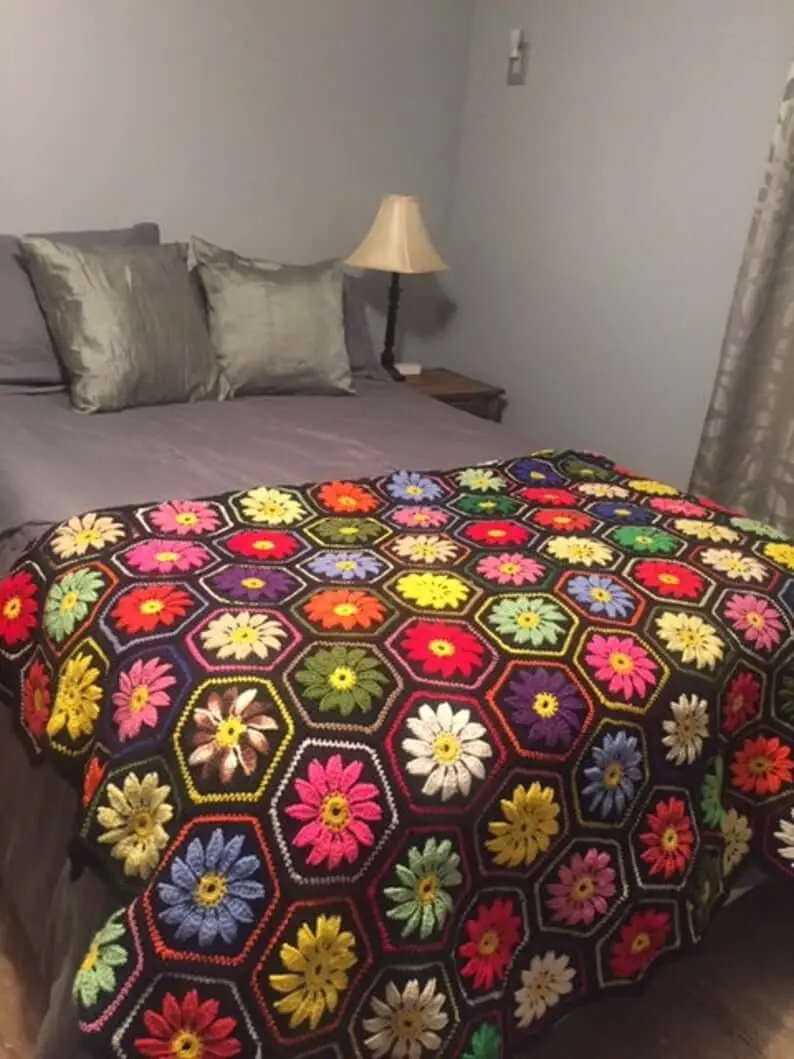 Amazing Vintage Granny Square Hexagon 3D Raised Petal Flowers Lg Afghan Bedspread Multi on Black 78”W x 90” L