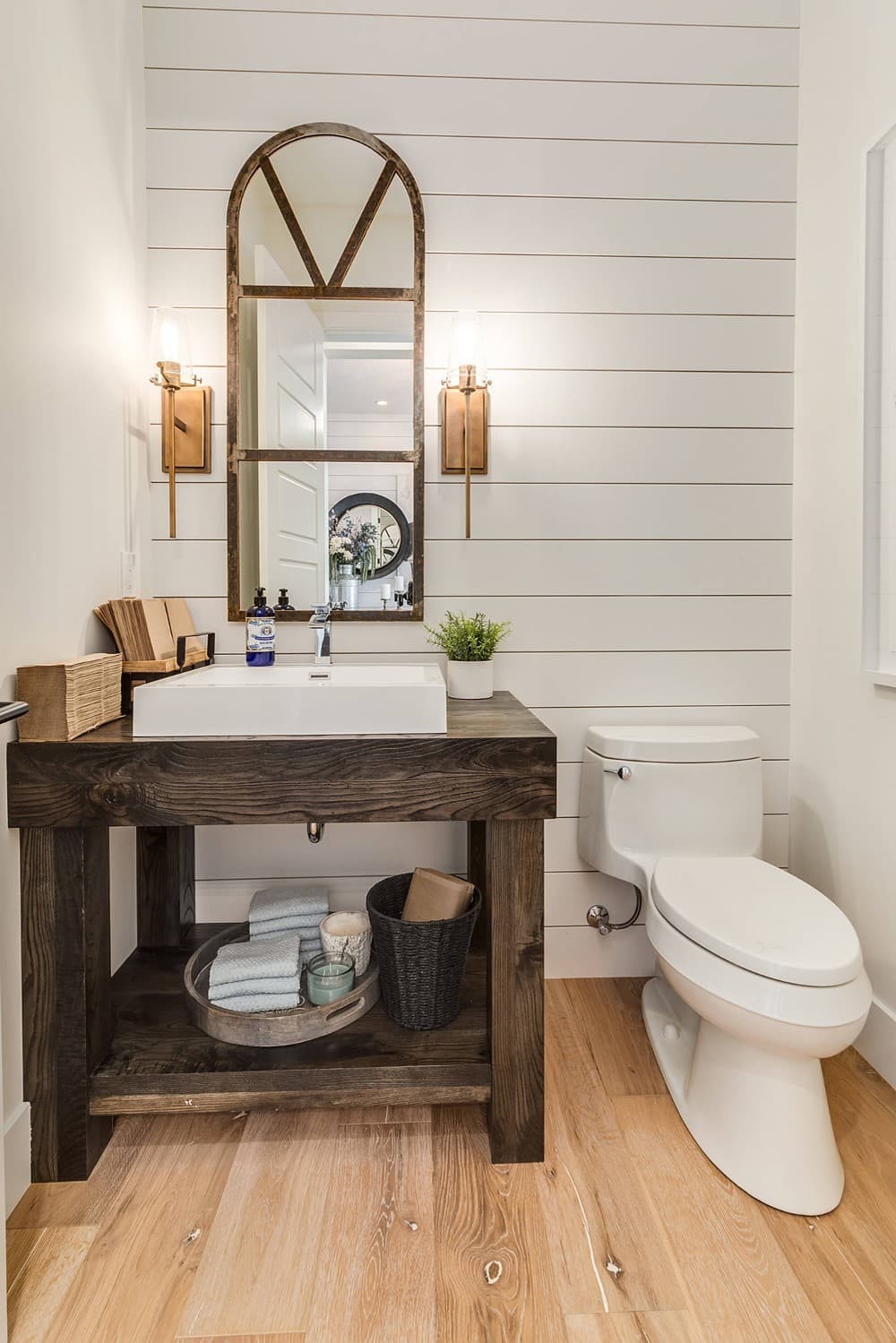 Accent wall ideas for half bathroom.