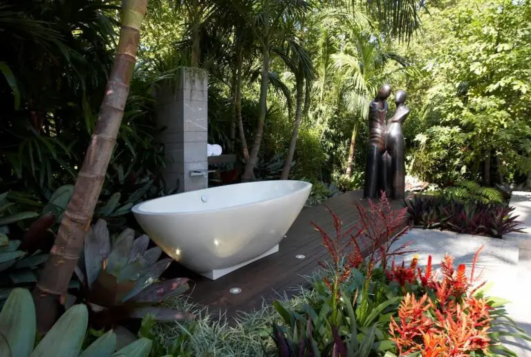 25 Outdoor Bathroom Ideas For A Unique And Relaxing Experience