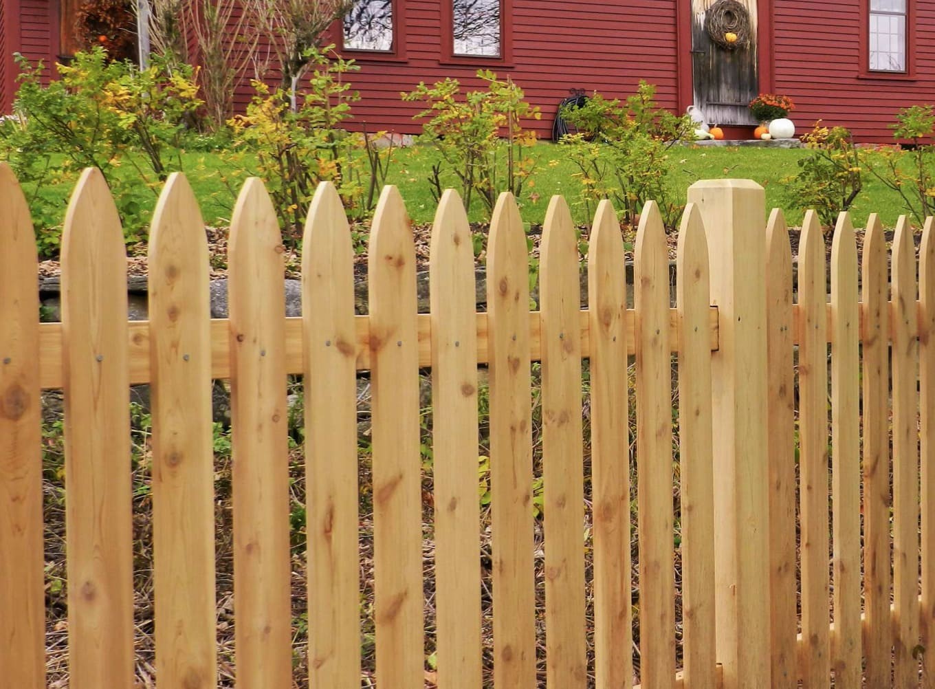 Picket-Style Pallet Fence