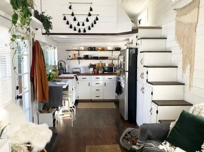 30+ Best Tiny House Kitchen Ideas And Designs (With Photos)