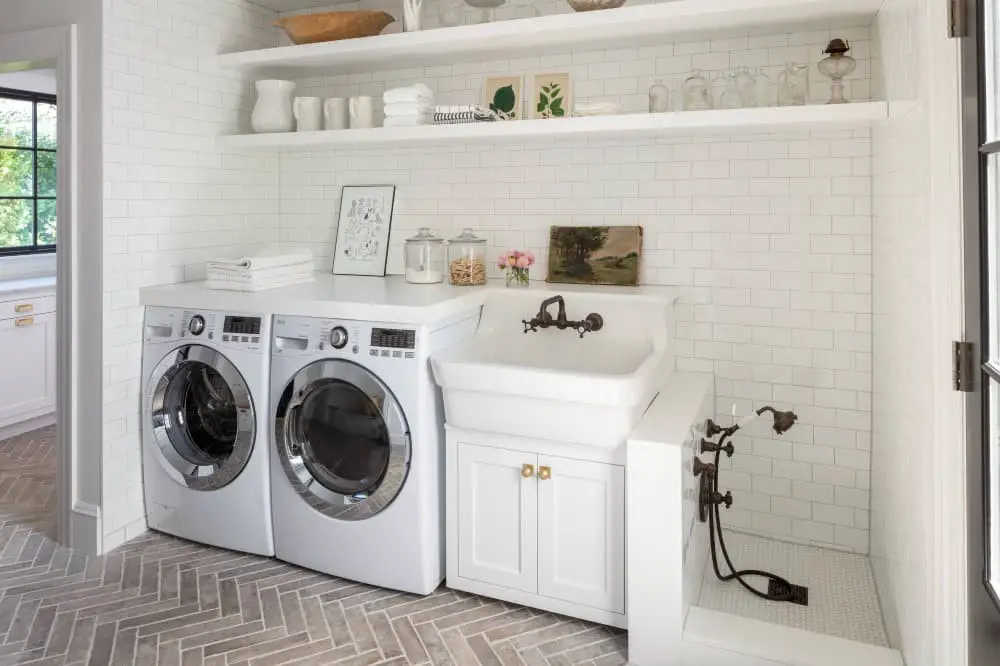 Farmhouse laundry room sink ideas.