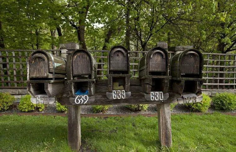 25-29. Some other creative mailbox ideas…