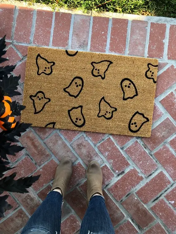 27 Ideas To Give A Spooky Touch To Your House On Halloween Without Spending A Lot Of Money