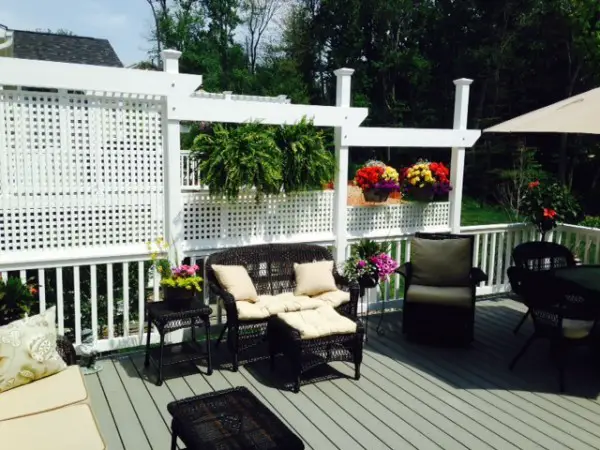 Sloped lattice fence