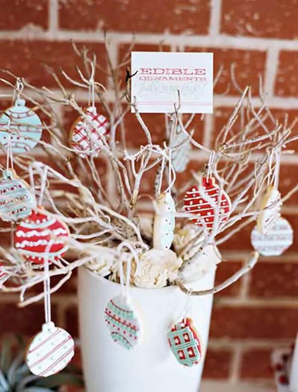 32-40. More indoor Christmas decor ideas