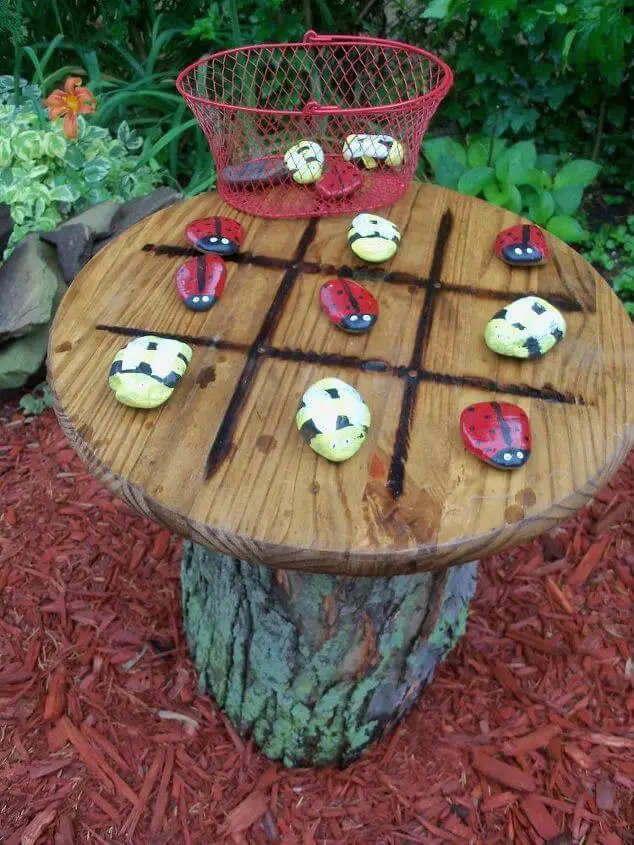 Tic tac toe garden table