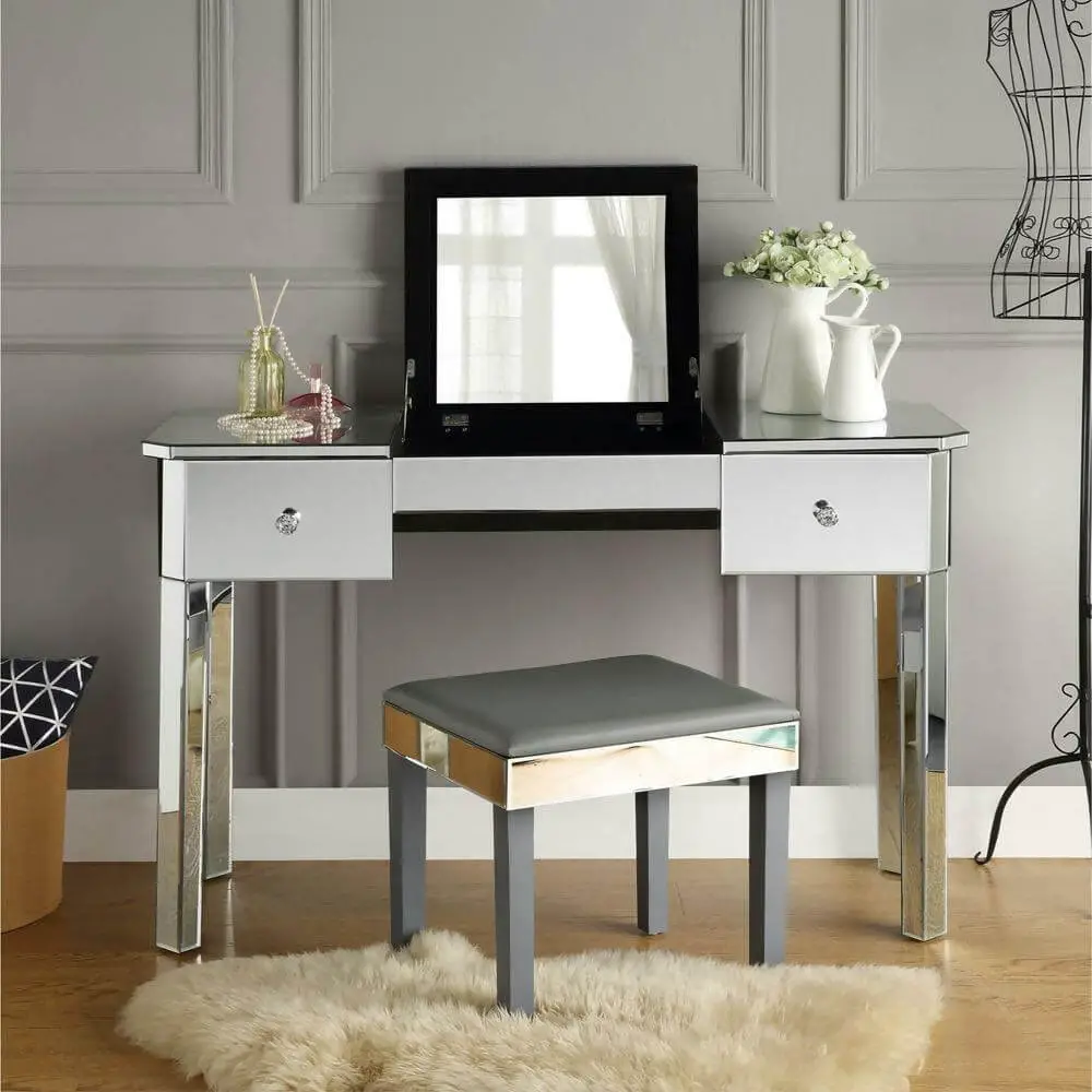 Mirror, Mirror – Who’s Got The Best Vanity Table?