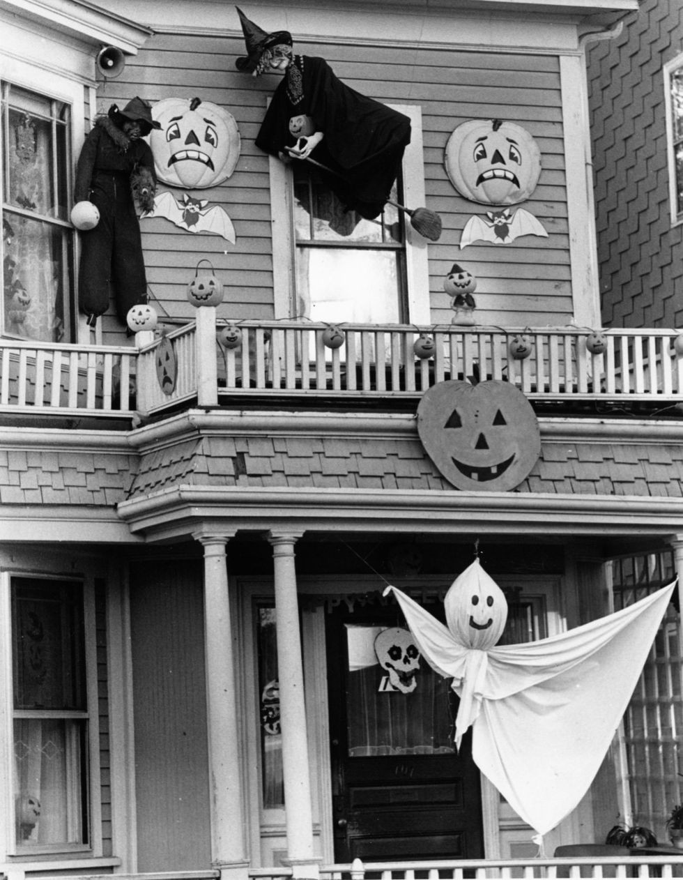 35+ Vintage Halloween Decorations