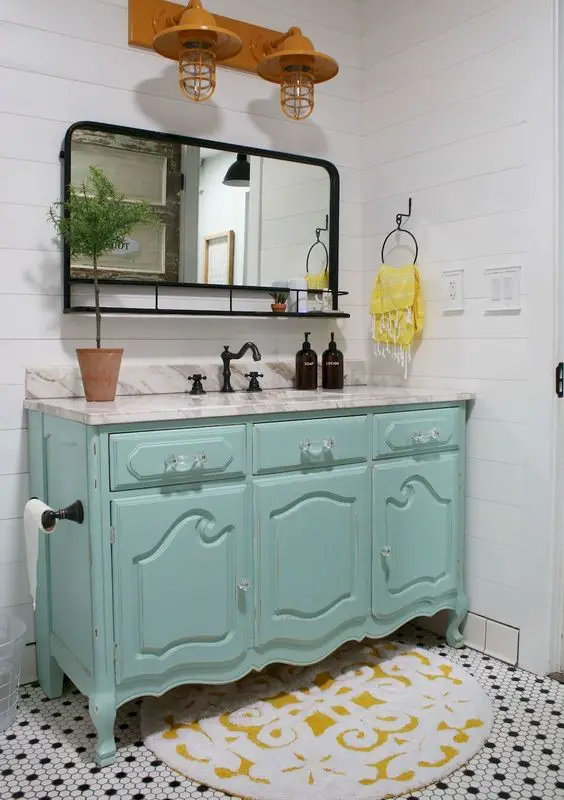 Beautiful Farmhouse Bathroom