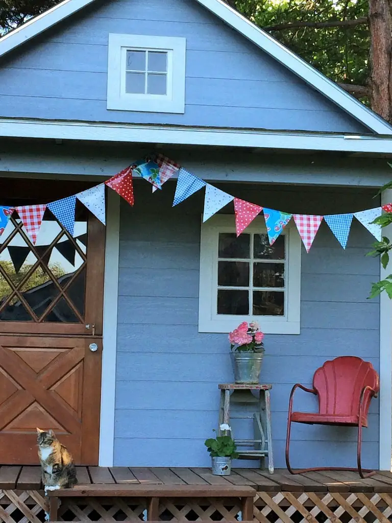 No Sew Oilcloth Bunting Tutorial