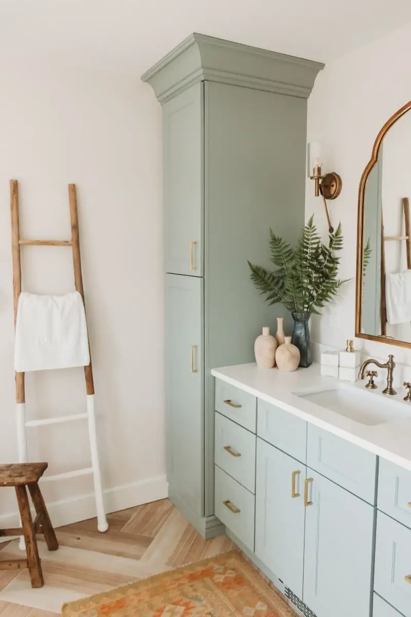 Green boho bathroom ideas.