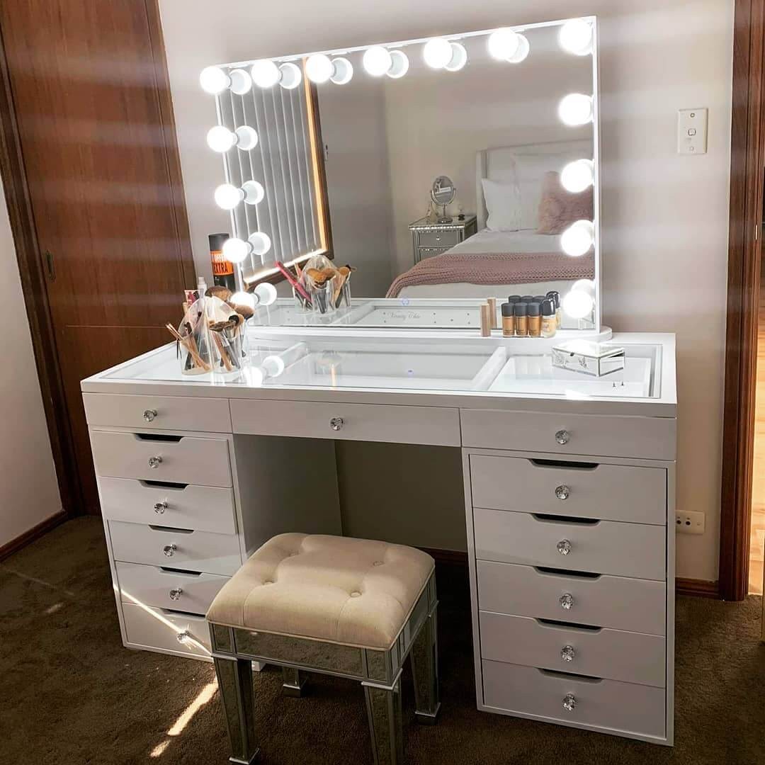 Vanity chic mirrors