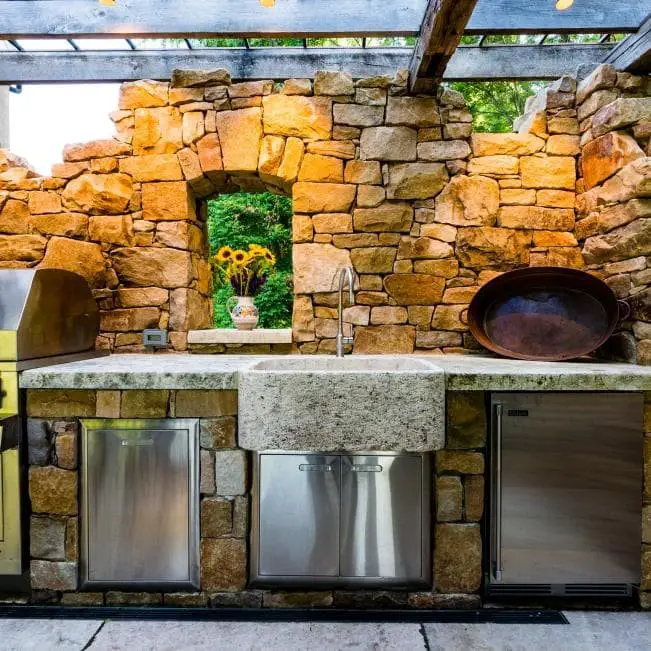 Mediterranean outdoor kitchen ideas