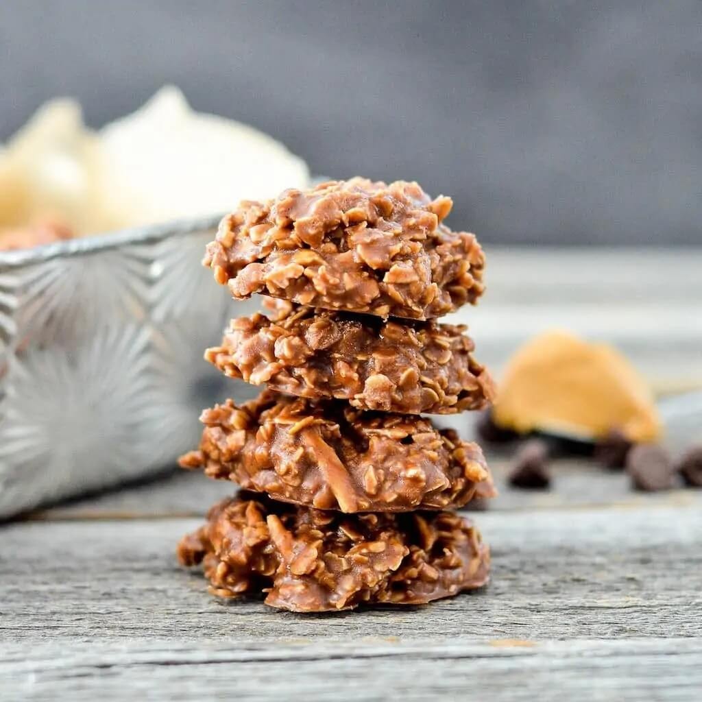 Healthy No-Bake Chocolate Peanut Butter Cookies