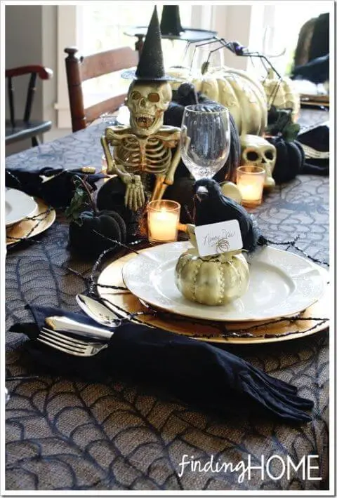 Elegantly Spooky Halloween Tablescape