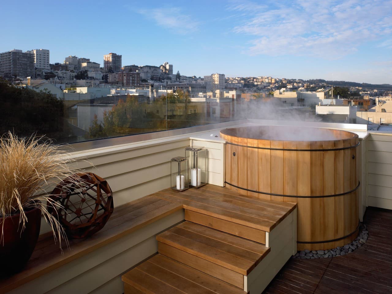 Contemporary Japanese hot tub on a deck